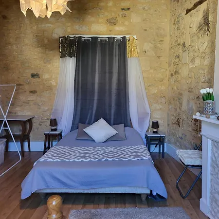 De La Marquise, Maison Perigourdine En Pierre A 2 Min A Pieds De La Cite Medievale De 度假居